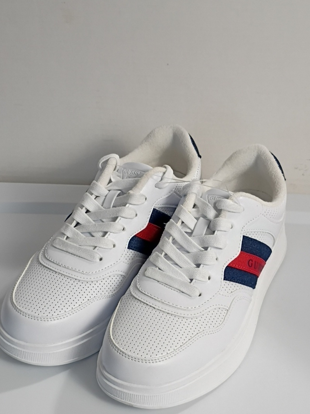 GUESS White Sneakers with Navy & Red Side Stripes SIZE 8 NWT